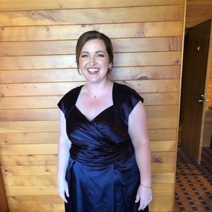 Meet your Posher, Elise